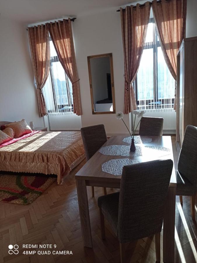 Apartament Piata Sfatului Braşov Exterior foto